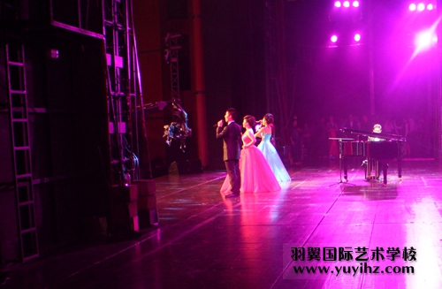 2013年上海工商文藝演出-東方藝術(shù)中心學(xué)員實習(xí)