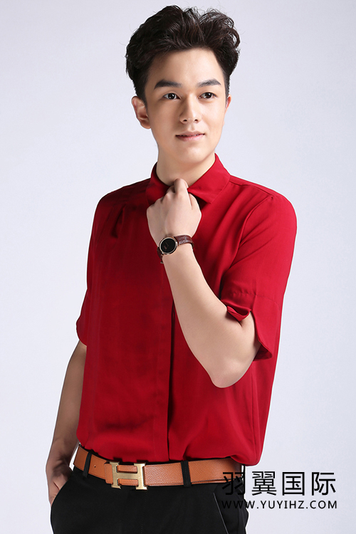 羽翼國(guó)際模特學(xué)員郝青