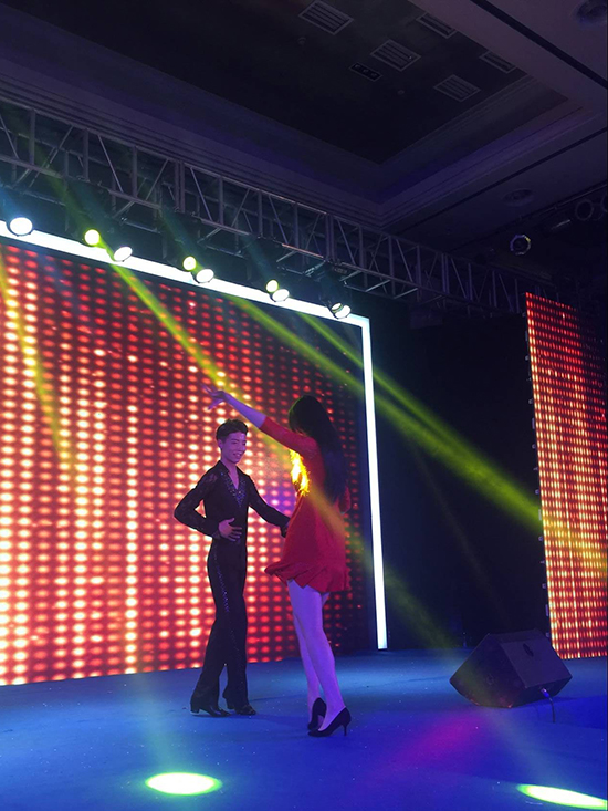 第二屆中國服裝產業(yè)公益年會羽翼國際榮譽贊助