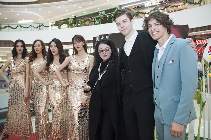 羽翼國(guó)際模特助力“女神歸來(lái)”周大生珠寶走秀活動(dòng)