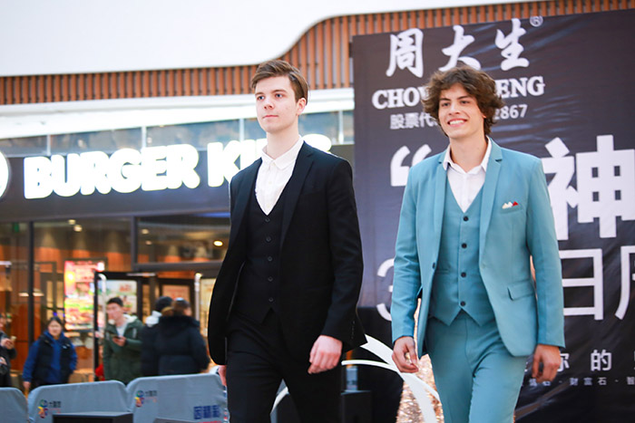 羽翼國(guó)際模特助力“女神歸來(lái)”周大生珠寶走秀活動(dòng)