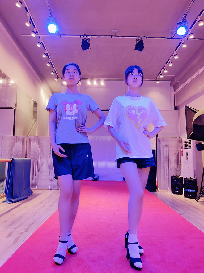 羽翼國際暑期模特培訓(xùn)班開課了，學(xué)員們陸續(xù)歸位曬圖