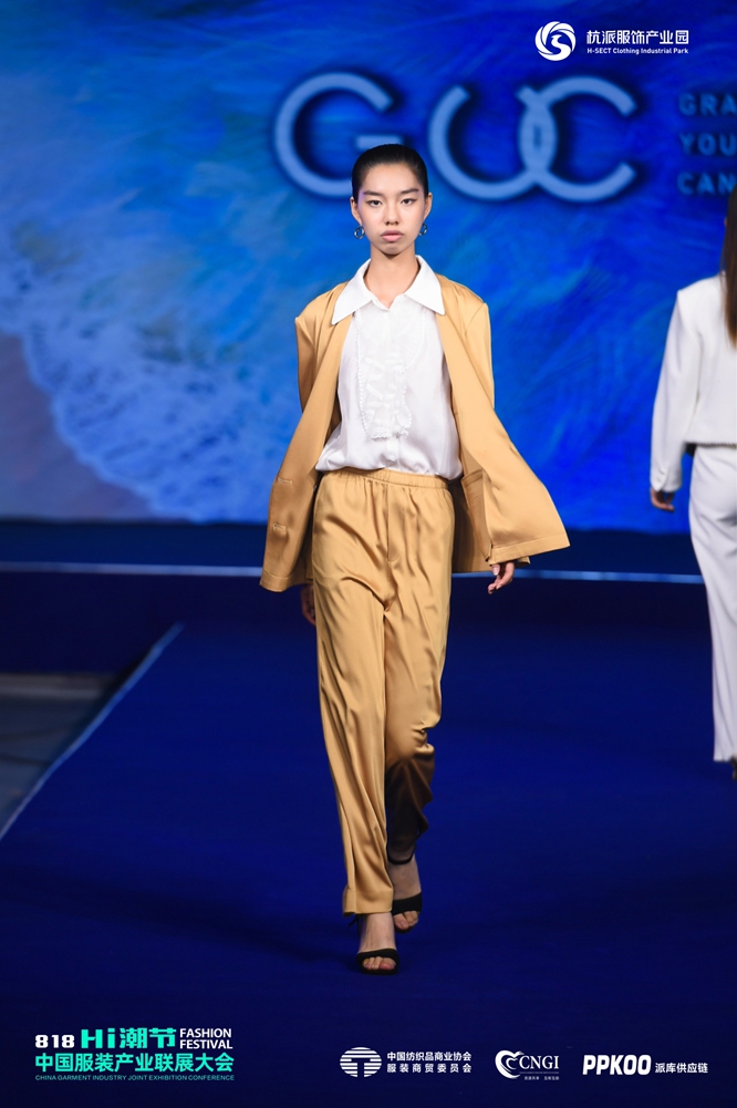 第6屆中國服裝產(chǎn)業(yè)公益年會國際時裝模特T臺秀