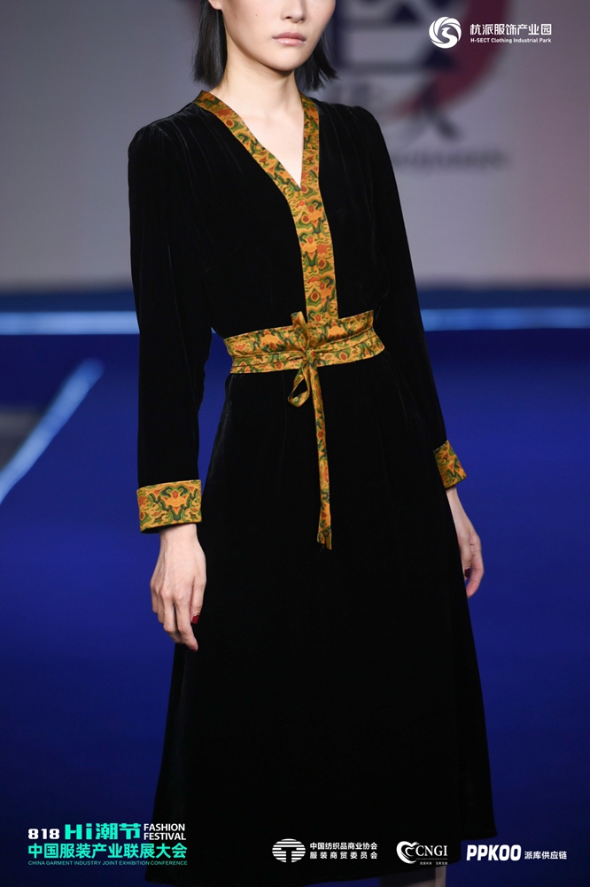 第6屆中國服裝產(chǎn)業(yè)公益年會國際時裝模特T臺秀